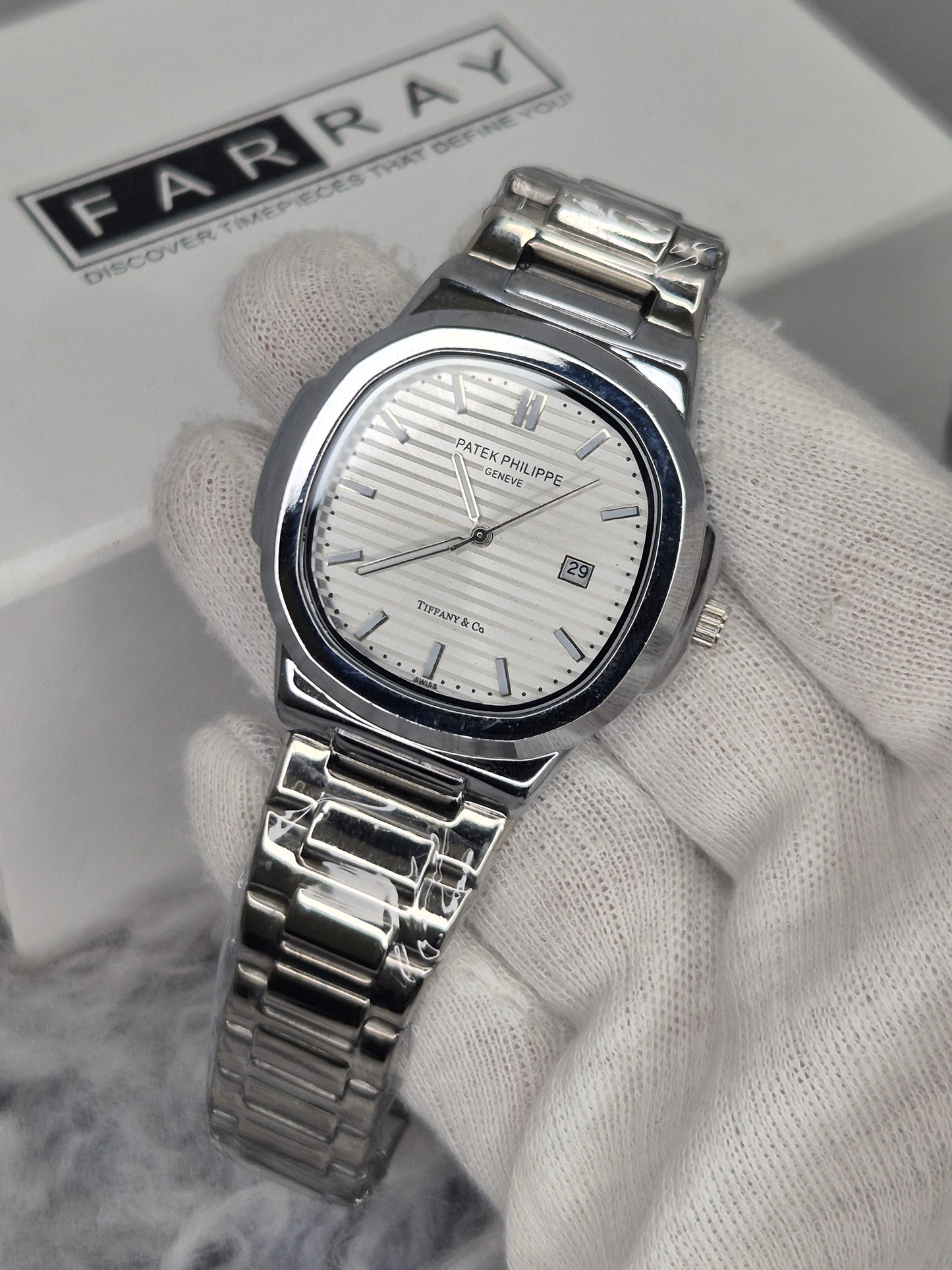 PP Smooth Bezel Date Watch