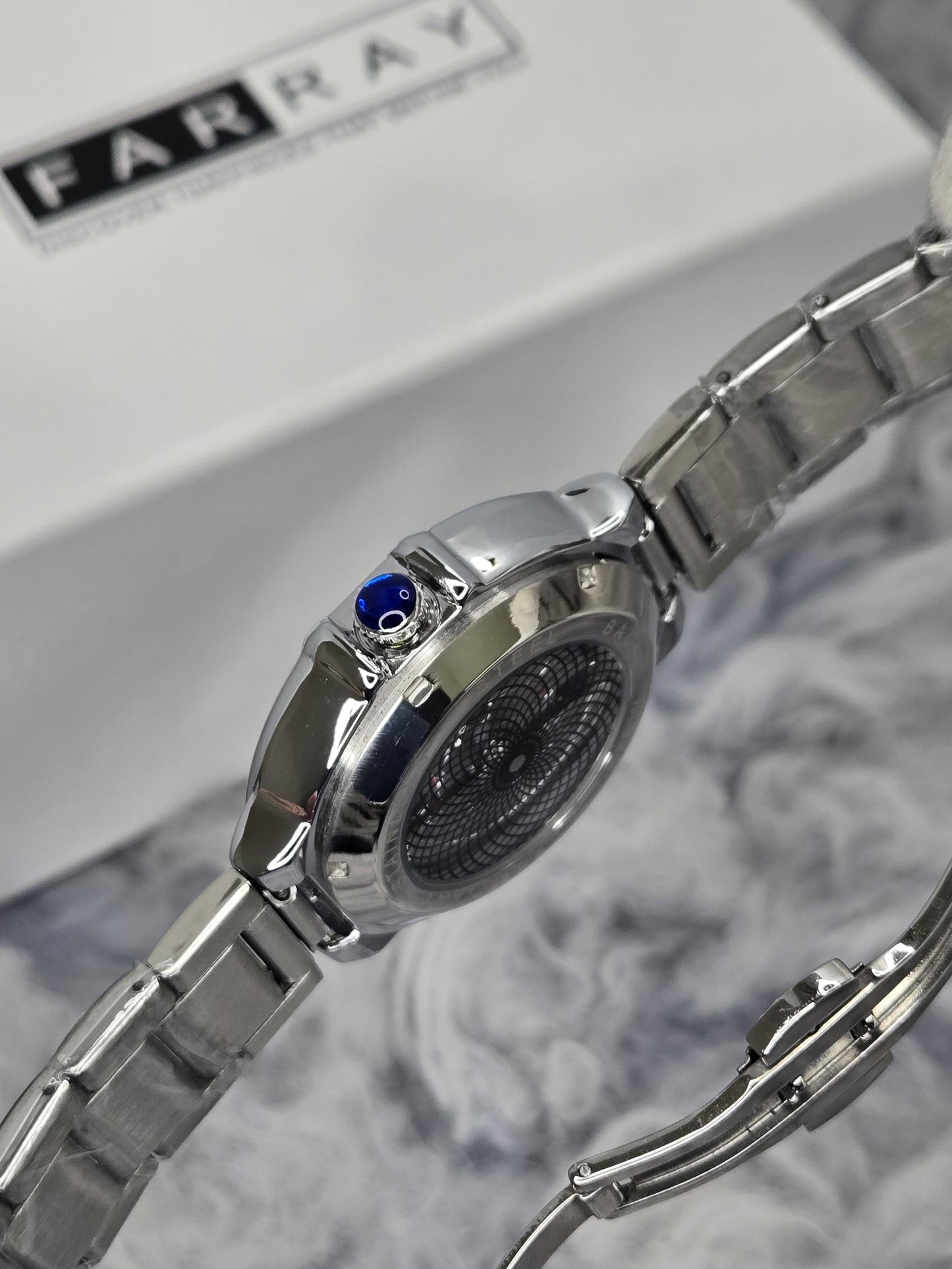 Vintage Smooth Movement Date Watch