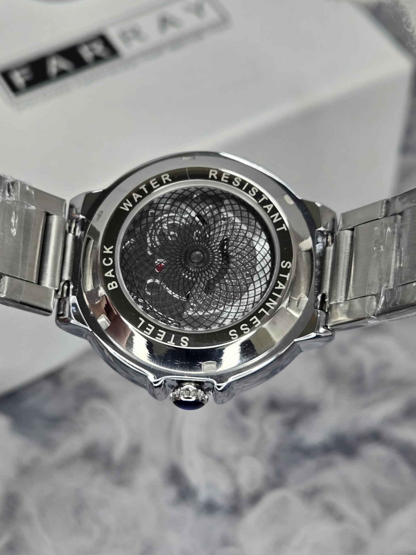 Vintage Smooth Movement Date Watch