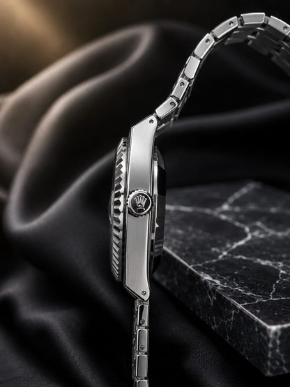 Land Dweller Smooth Watch