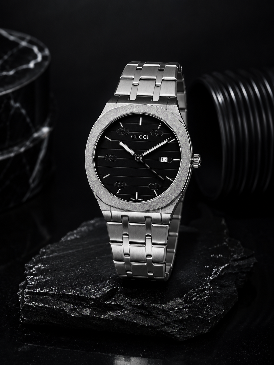 GUCCI - SLEEK DESIGN WATCH