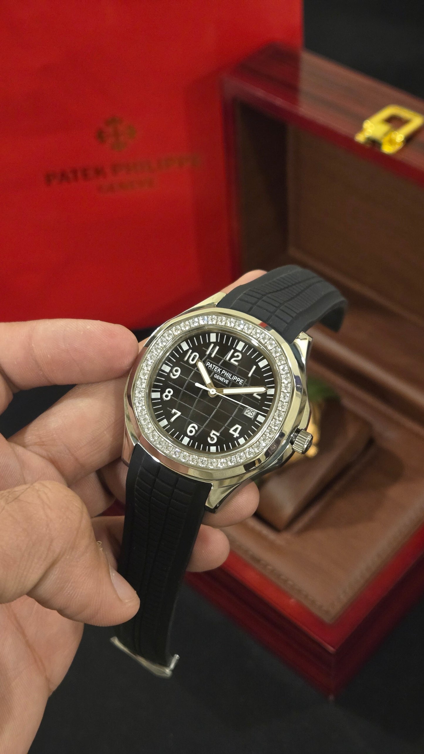 PATEK PHILIPPE -AQUANAUT DBL