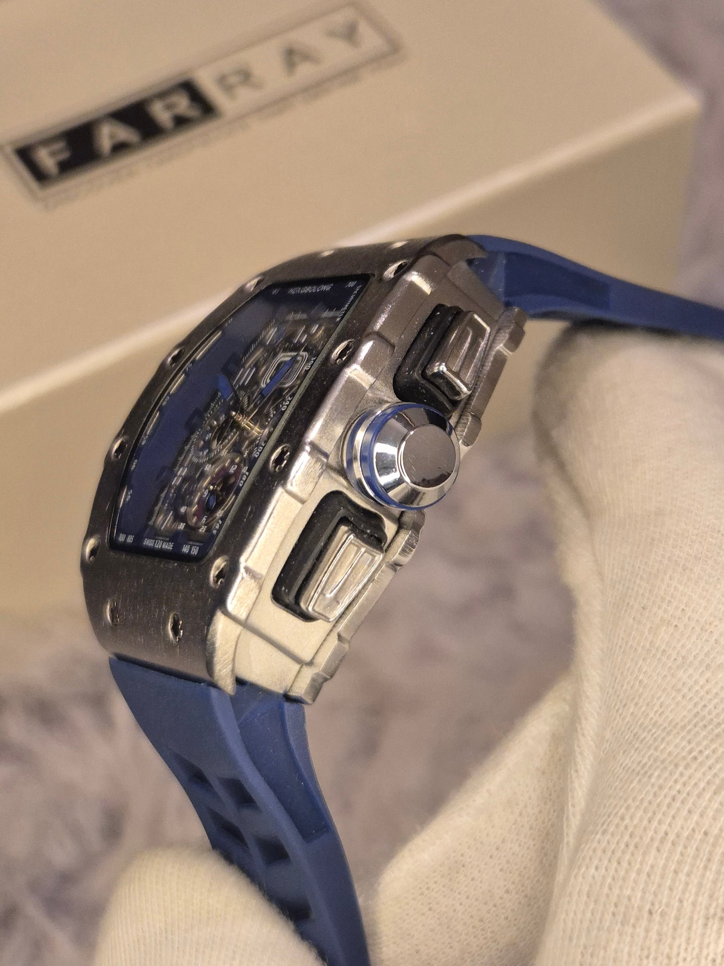 Hengbolong Chronographic Strap Watch