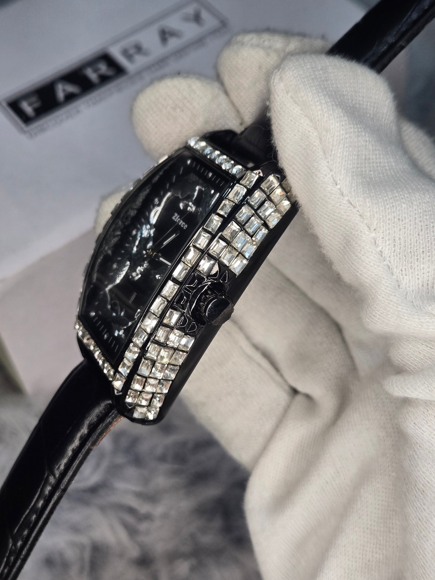 Dragon Design Strap Watch