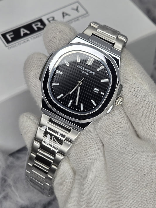PP Nautilus Smooth Bezel Date Watch