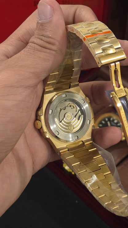 PATEK PHILIPPE - Nautilus GW