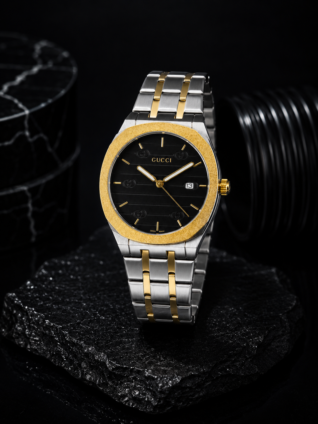 GUCCI - SLEEK DESIGN WATCH